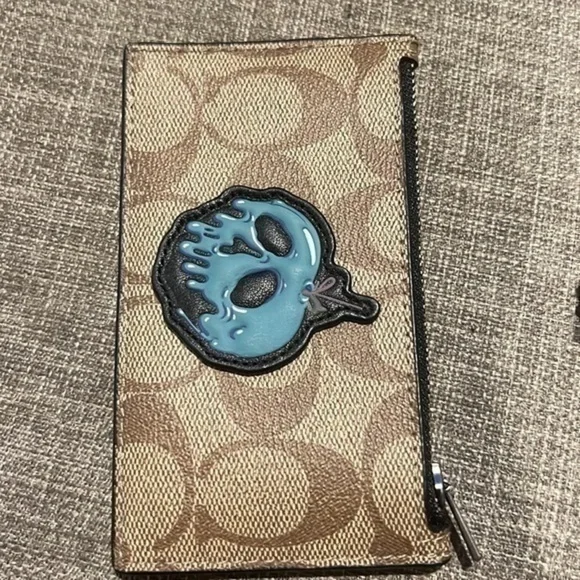 Coach Snow White Purse&Walket - Picture 12 of 16